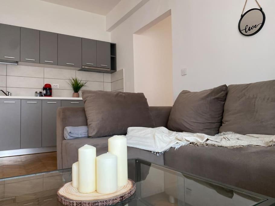 2 Bedroom Apartment With Terrace In City Center Bucureşti Eksteriør bilde