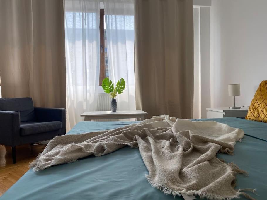 2 Bedroom Apartment With Terrace In City Center Bucureşti Eksteriør bilde