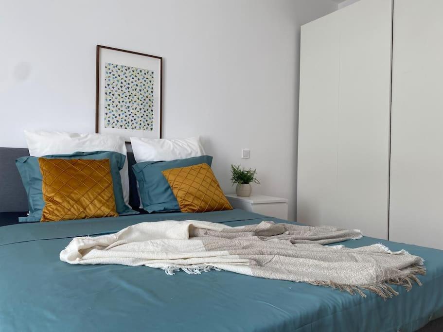2 Bedroom Apartment With Terrace In City Center Bucureşti Eksteriør bilde