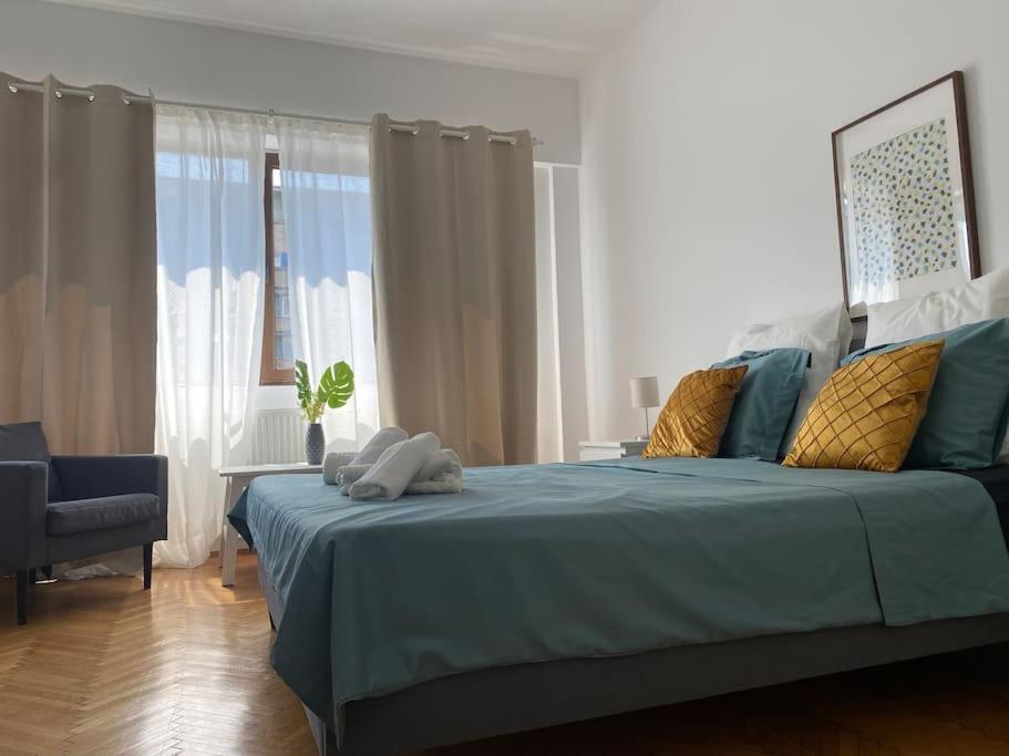 2 Bedroom Apartment With Terrace In City Center Bucureşti Eksteriør bilde